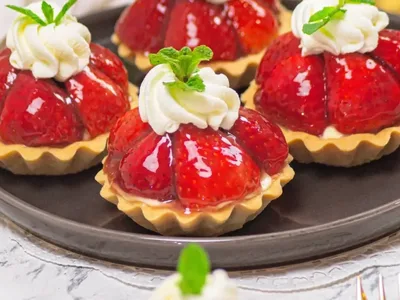 Erdbeertörtchen mit Vanillecreme — das Schweizer Rezept